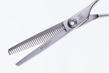 Effilierschere Mitzaki-dynasti "DIAMOND" in 6.0 ZOLL -Scherenklingen aus  PREMIUMSTAHL - 35 verzahnte Prismen auf den Kammseiten - Etui und Zubehör